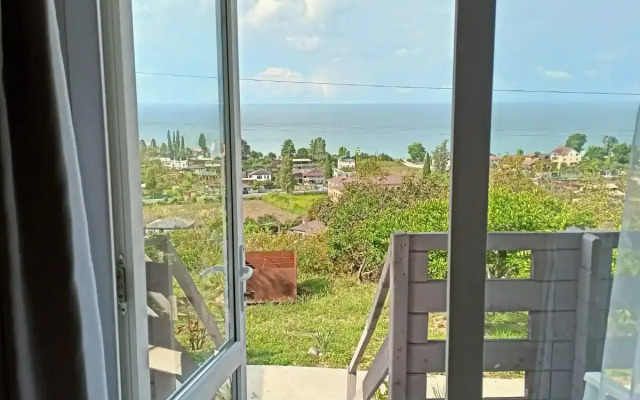 Domik 3 s Shikarnym Vidom na More Villa