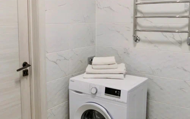 V Tsentralnom Parke Na Krupskoy Flat
