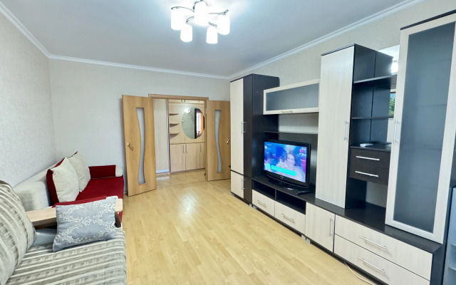 Na Ulitse Matrosova 46 Flat