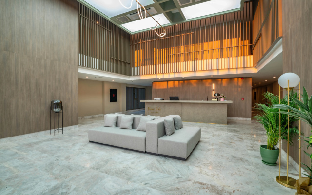 Prive Suite Side & Spa  (Adult Only 16+)