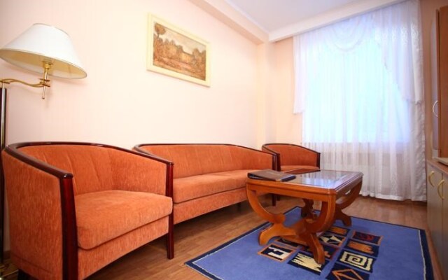 Rossiya Hotel