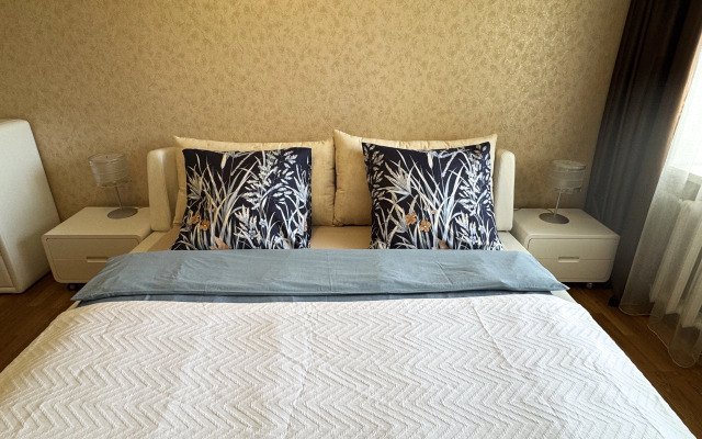 Квартира Трехкомнатная на 9 Апреля