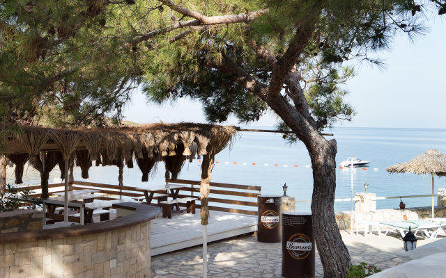 Club Mackarel Hotel