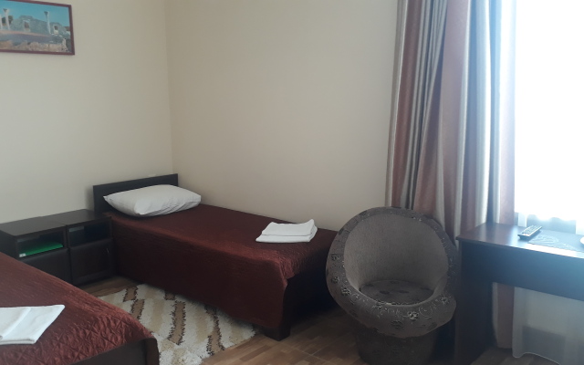 Yani Guest House