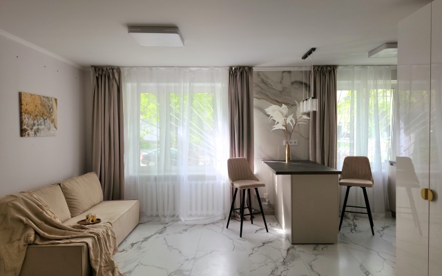 Tolstoy Donskaya Flat