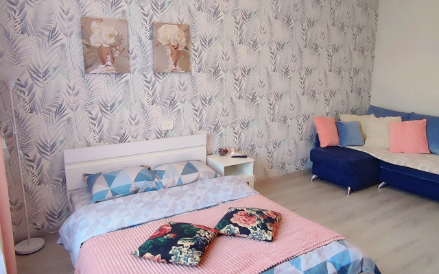 Квартира Народная 30А "ЦВЕТЫ"