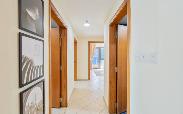 Marcopolo - Lavish 2BR next to Metro & Tram Apartments