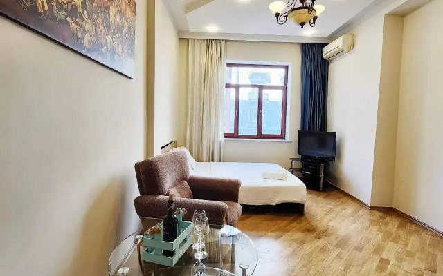 F1 View in Boulevard 4 Apartments