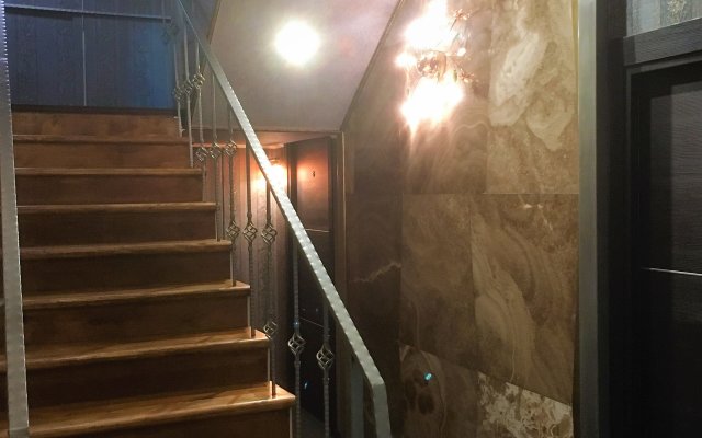 Apelsin u Krasnoy Ploshadi Hotel