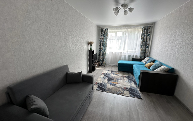 V Tsentre Ryadom s Naberezhnoy i Dostoprimechatelnostyami Flat