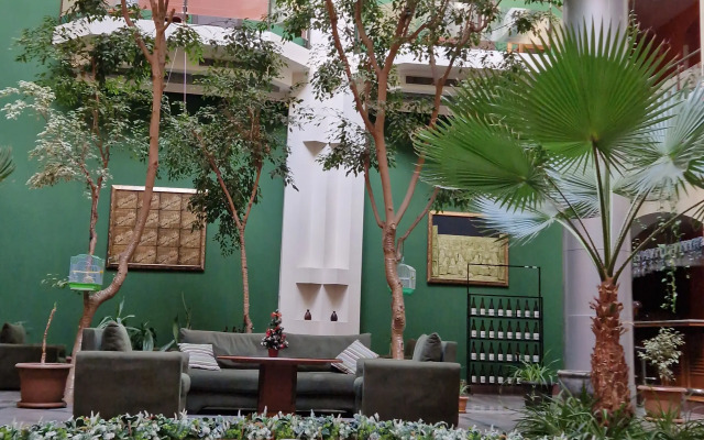 Ararat Hotel
