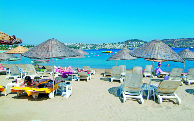 Costa 3S Beach