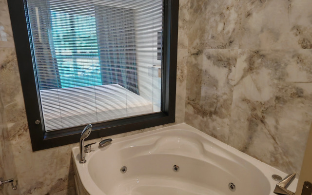 Квартира 3+1 XL с аквапарком Azura World (А-26)