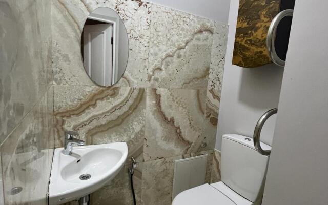 M.o.o.n Apartments Tole Bi Tulebaeva Kv 8 Tsentr Flat