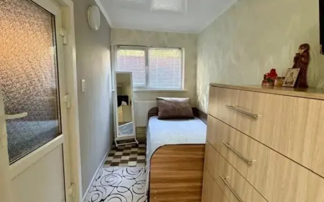 Otdelny Bez Khozyaev So Vsemi Udobstvami Private House