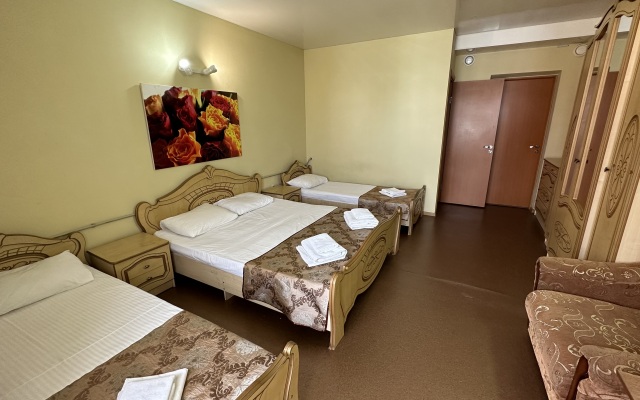 Adenium585 Guest House