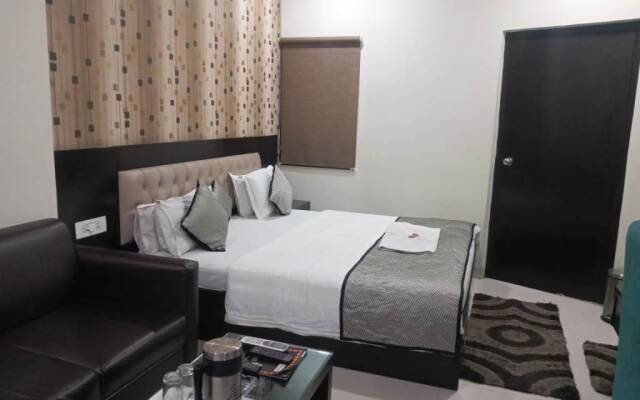 Hotel Mandakini Lush