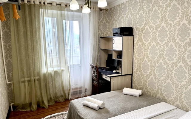 Квартира Гаджиева 164