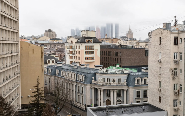 Квартира с кинопроектором пешком по Арбату до Кремля