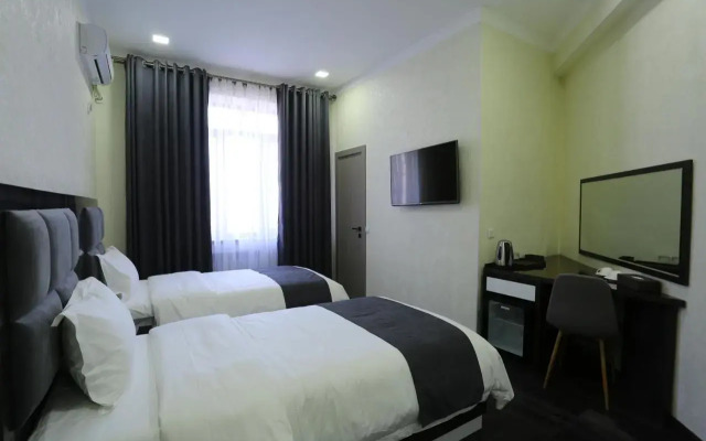 Hotel 777