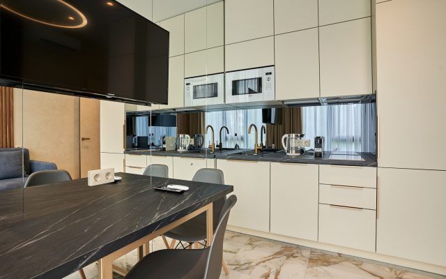 Апартаменты Метрополь Lamare Трехкомнатные с Балконом и Бассейном на Крыше