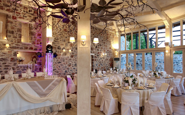 Menalia Villas & Suites Hotel