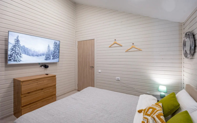 Point 382 Olivkovyj Guest House