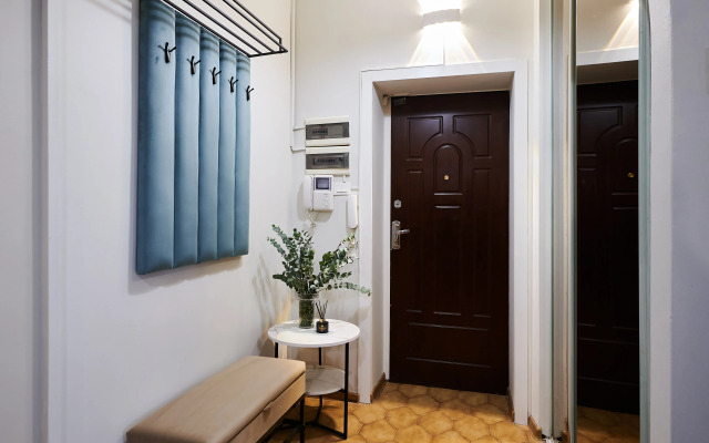 Квартира GM Apartments Двухуровневая с мансардой у Патриарших Прудов