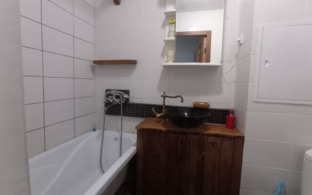 Live-In-Comfort Na Tvorchestva 3 Flat