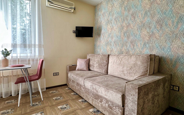 Na Allee Geroyev v Antichnom stile Apartments