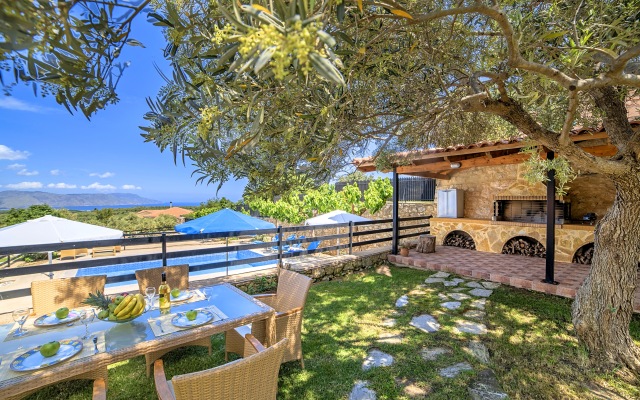 Aqua Mare Villa Heated Pool