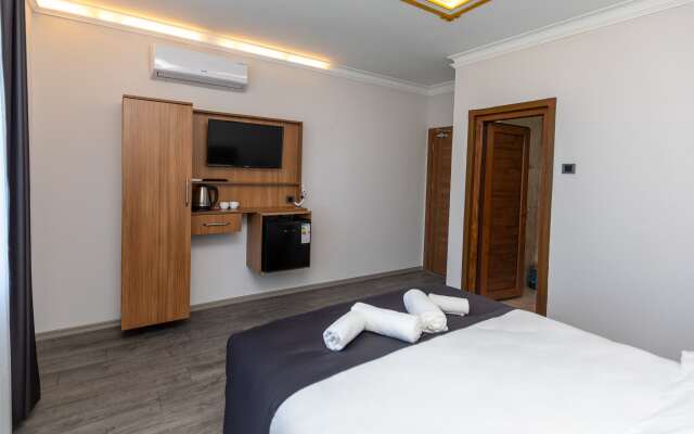 Black Pearly Hotel