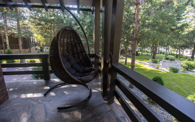 Guest house Park-Otel "petrovskie Parusa"