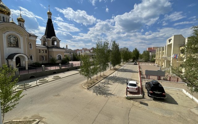 Mirnydom U Hrama Apartments