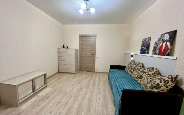 Layf Apart 2 kom-ya na ul. Granichnaya 38 Flat