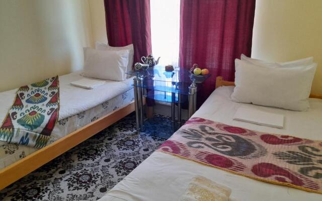 Parvina Hotel