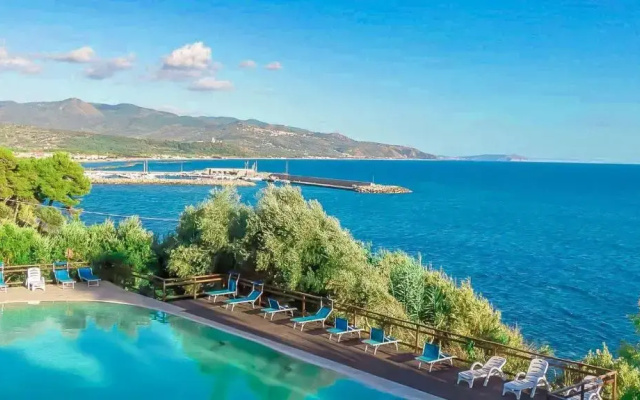 Отель Hydra Club Hotel e Village