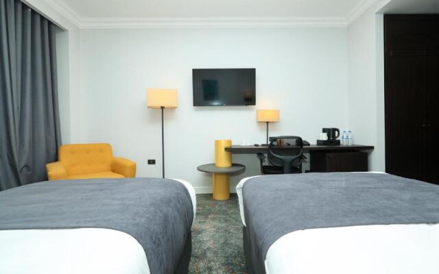 Pine Astoria Hotel (by travel agency)