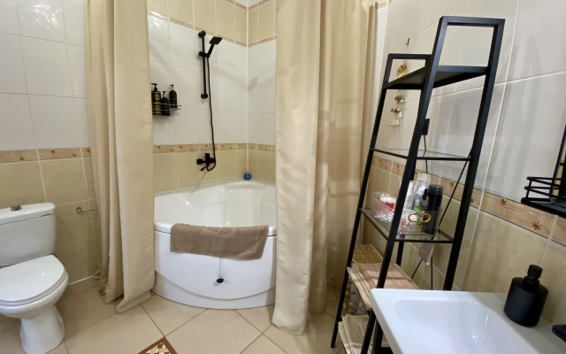 Видовая Двухкомнатная Элитная Квартира на Чёрном Озере