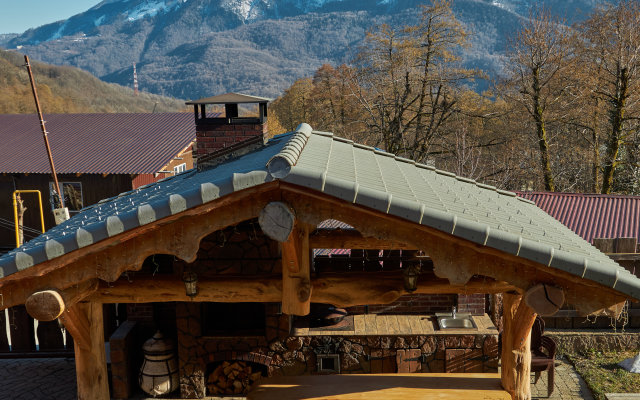 Kedr 750, 6 spalen, 15 gostej s Bassejnom i Banej Chalet