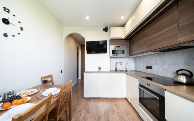 Квартира Стильная двухкомнатная квартира Natali apart на метро Пражская