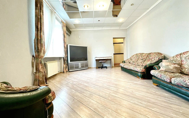 Квартира Четырехкомнатная в Центре на Островского