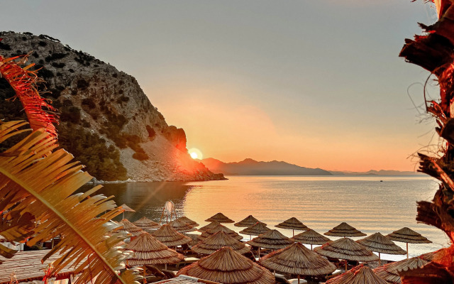 Pilos Suites Hotel