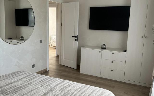 Ostrov Very Na 13 CHelovek SPA kompleks Bania Na Drovakh Bassein Guest House