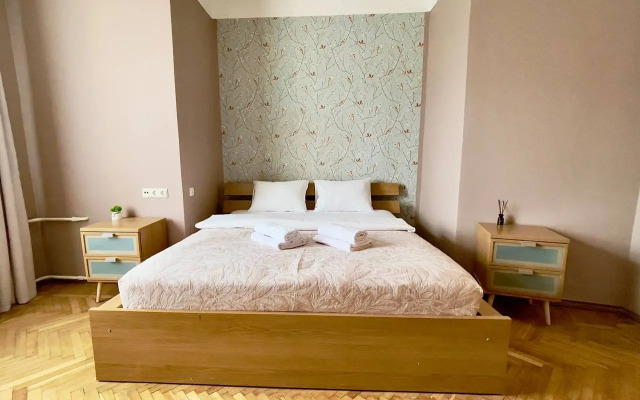 Квартира видовая в историческом центре Санкт-Петербурга