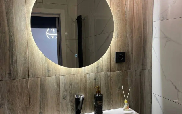 Komarova VIP Flat