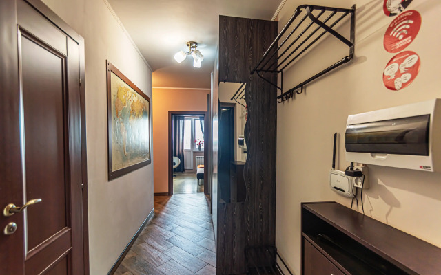 Апартаменты 1-к Квартира на Лукачева 4