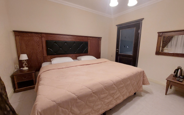 Arkhar Guest House
