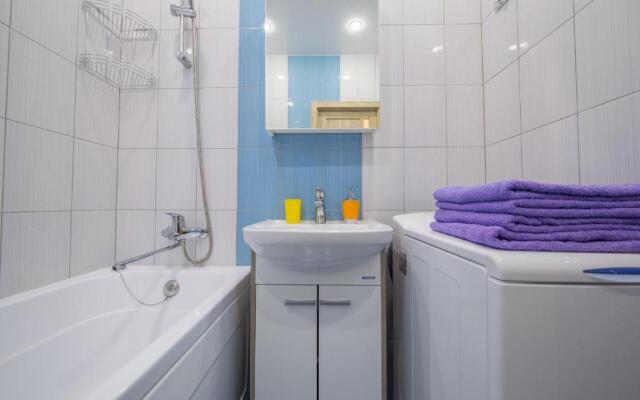 Na Kremenchugskoy 9k2 Apartments