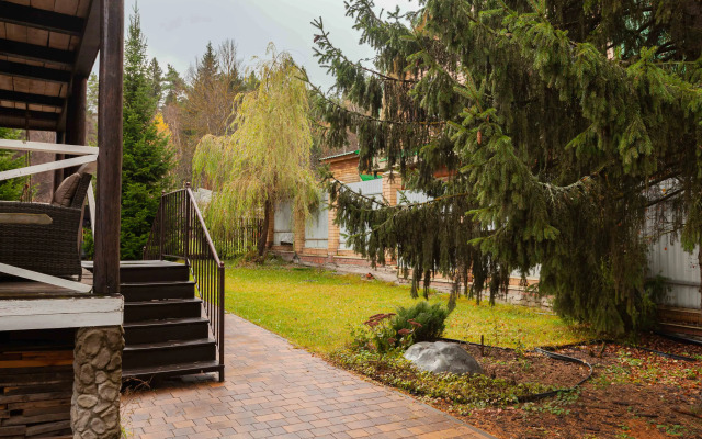U Raify Guest House